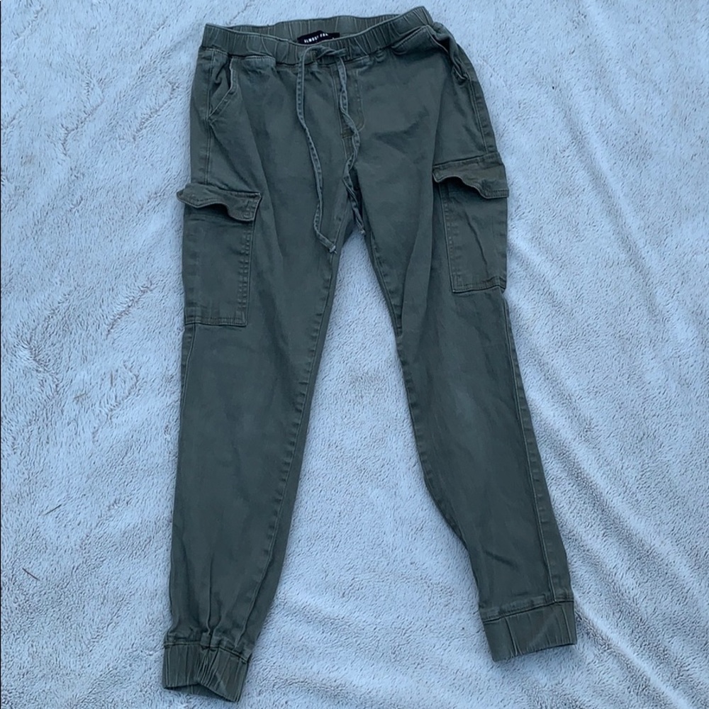 Almost Famous green cargo pants
